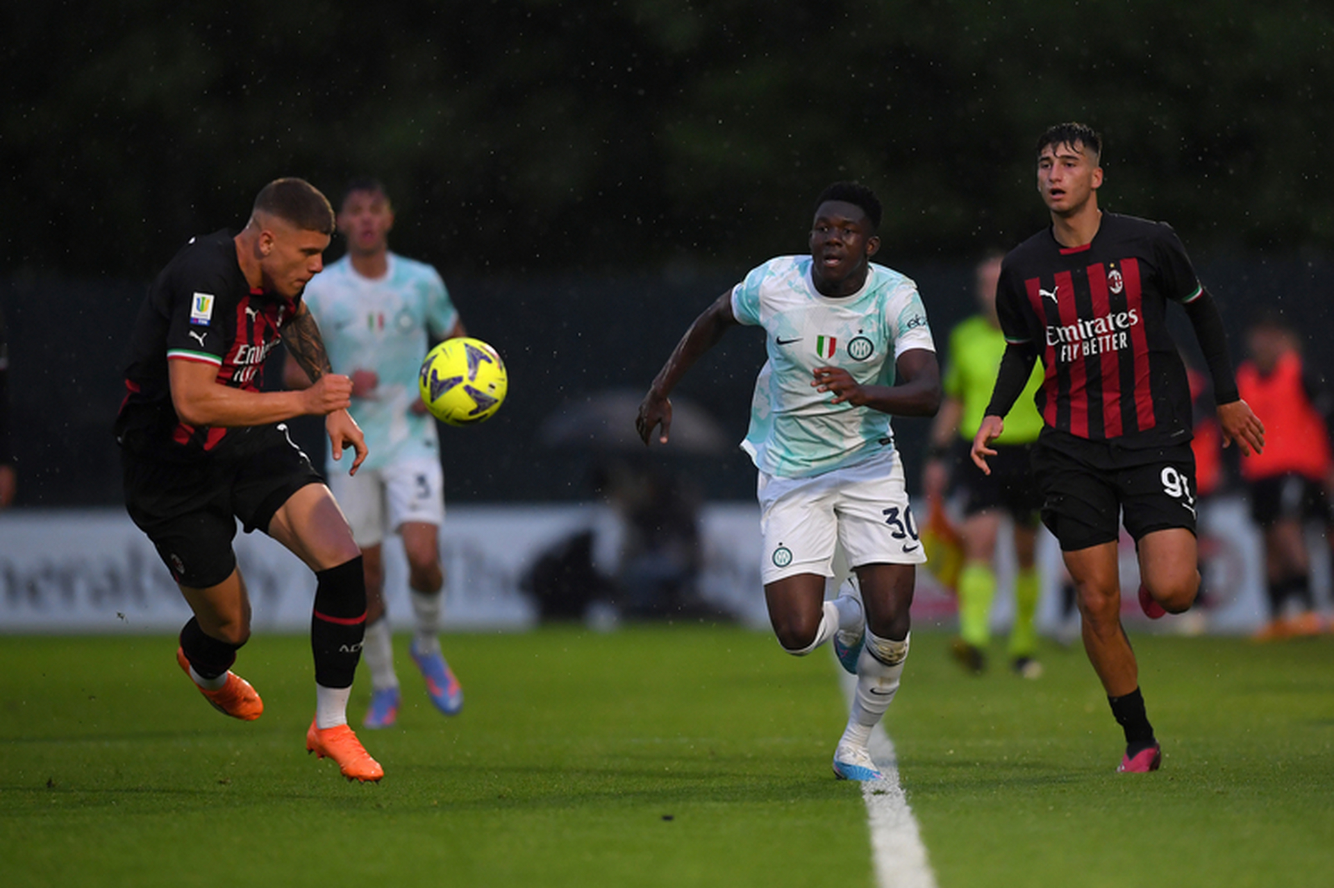 AC米兰扳平良机备战意大利杯今晨拜仁慕尼黑再遭质疑之后，法兰克福伤情更新备战法国杯的简单介绍