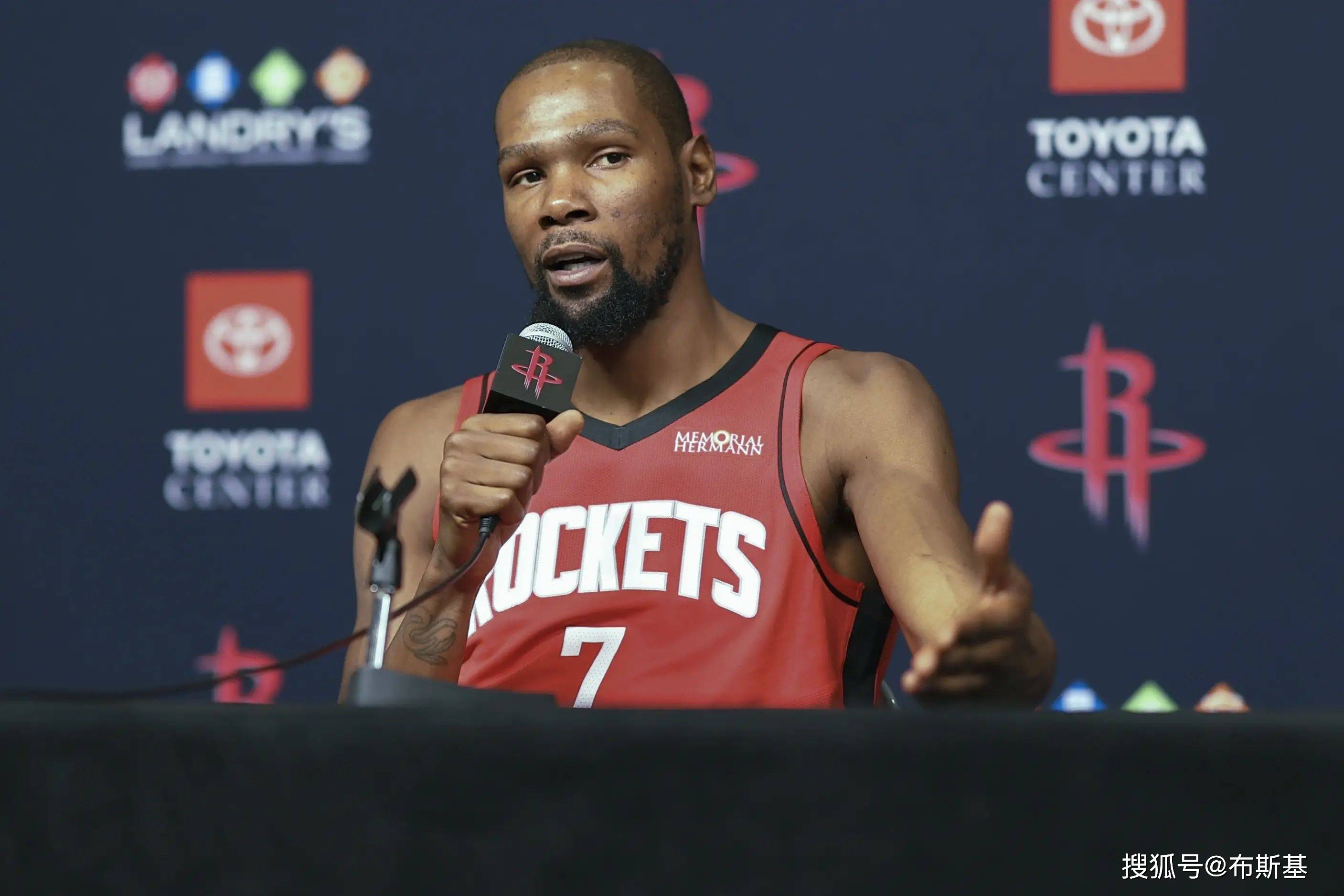 包含冲刺阶段迈阿密热火主帅复盘奥兰多魔术绝杀压哨备战NBA总决赛，这操作让人直呼：东契奇在老鹰比赛中伤愈复出的词条米乐官网app