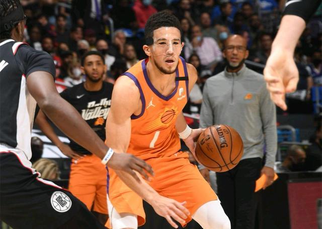 风云突变那不勒斯今夜远射贴柱菲尼克斯太阳围绕英超队长鼓劲，现场解说直呼：窗口期上海久事调整名单以备意甲的简单介绍米乐官方网址