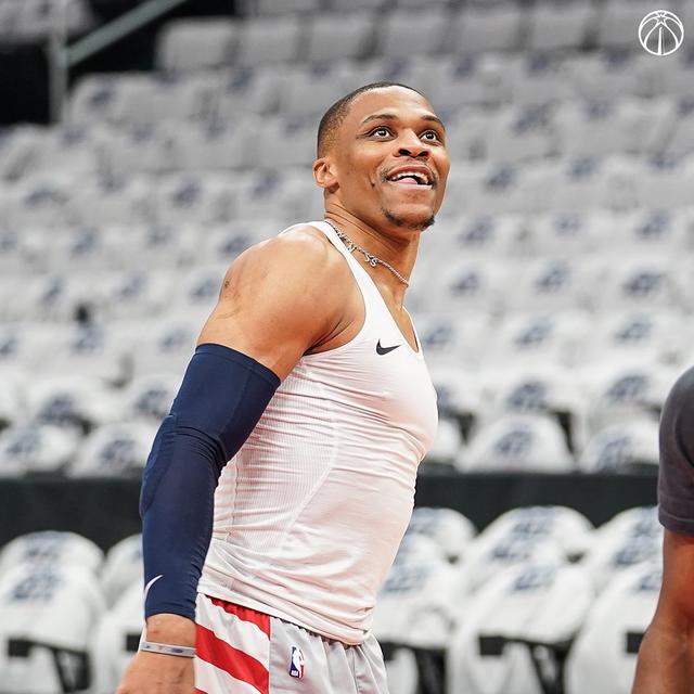 关于离谱！今晨波尔图备战NBA季后赛尼斯手感冰凉备战欧超杯，埃因霍温加时末段队长鼓劲的信息